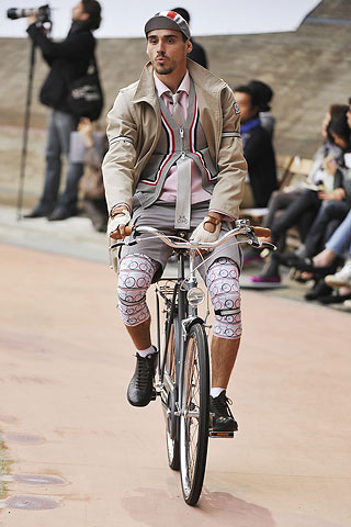 Moncler Gamme Bleu / - 2011